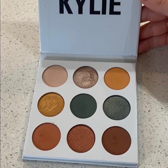 Kylie Cosmetics - Blue Honey Palette - Picture 2 of 3
